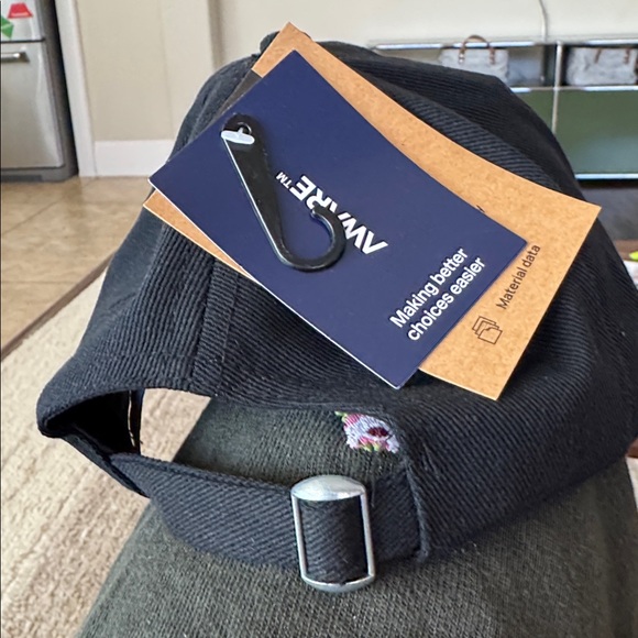 Hat - Picture 3 of 3